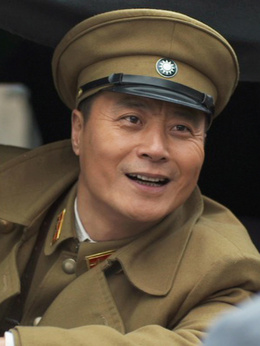 薛君山