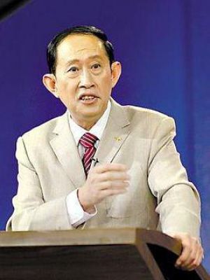 王立群